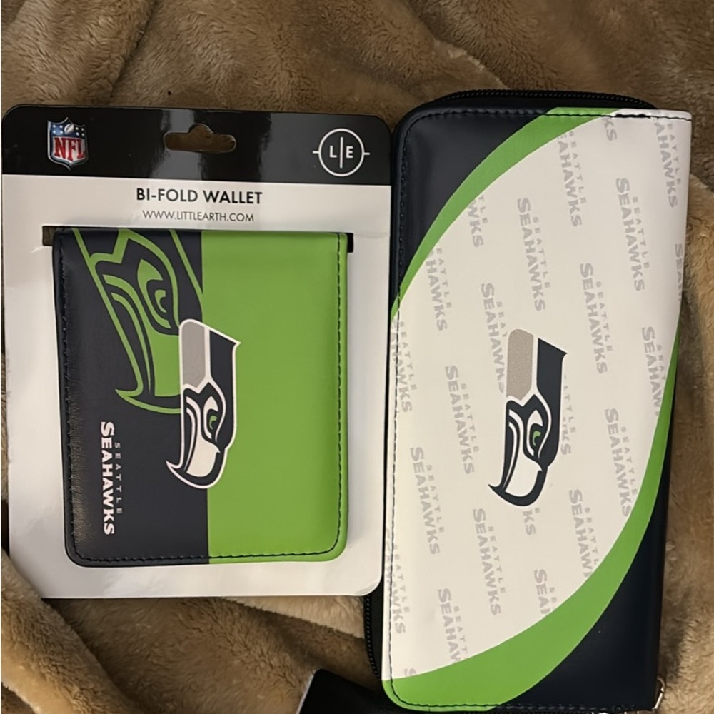 Seahawks NWT His and Hers Wallet Set